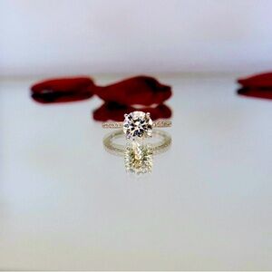 Round-Brilliant Stunning Moissanite Engagement Ring, 2 Carat, Size 6. Brand New